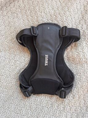 NWOT. Thule Dog Car/Seatbelt Safety Harness. Small